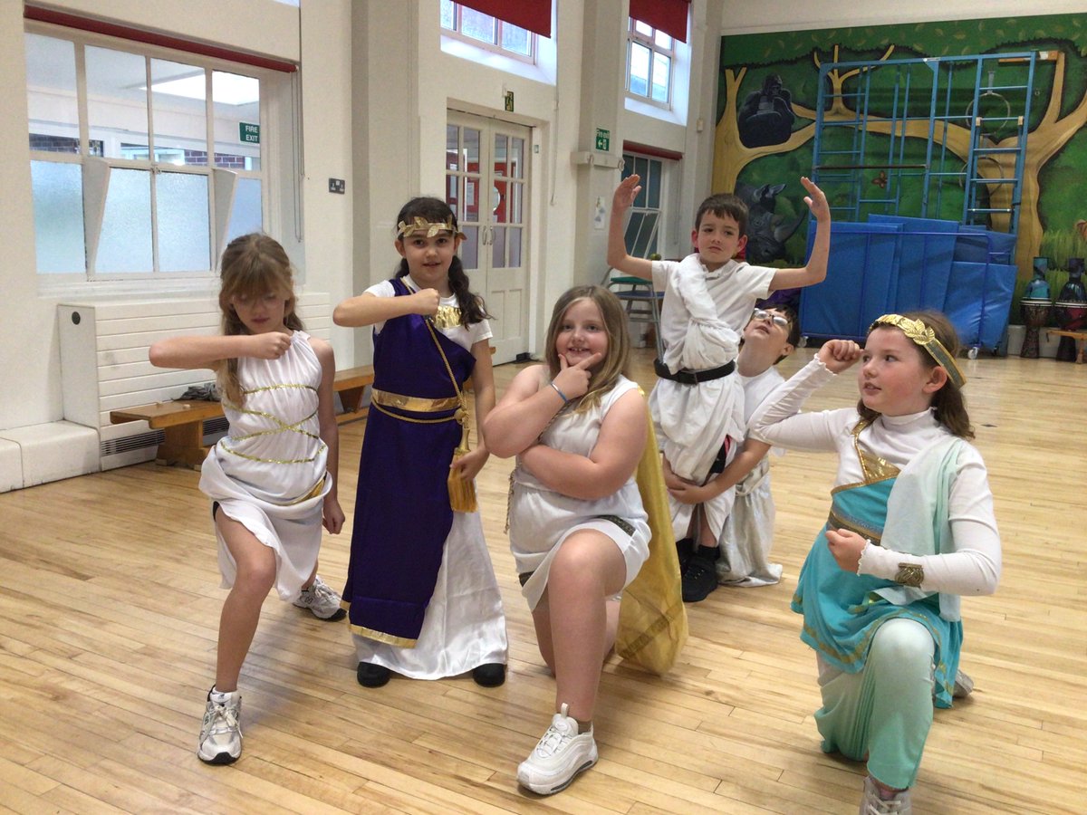 TigerClassWJS's tweet photo. What an amazing Ancient Greek experience yesterday! We took part in a drama workshop, we made Ancient Greek pottery, told Greek myths and competed in the Olympics! #HistoryWJS #EnrichWJS https://t.co/7rPVfmm3fW