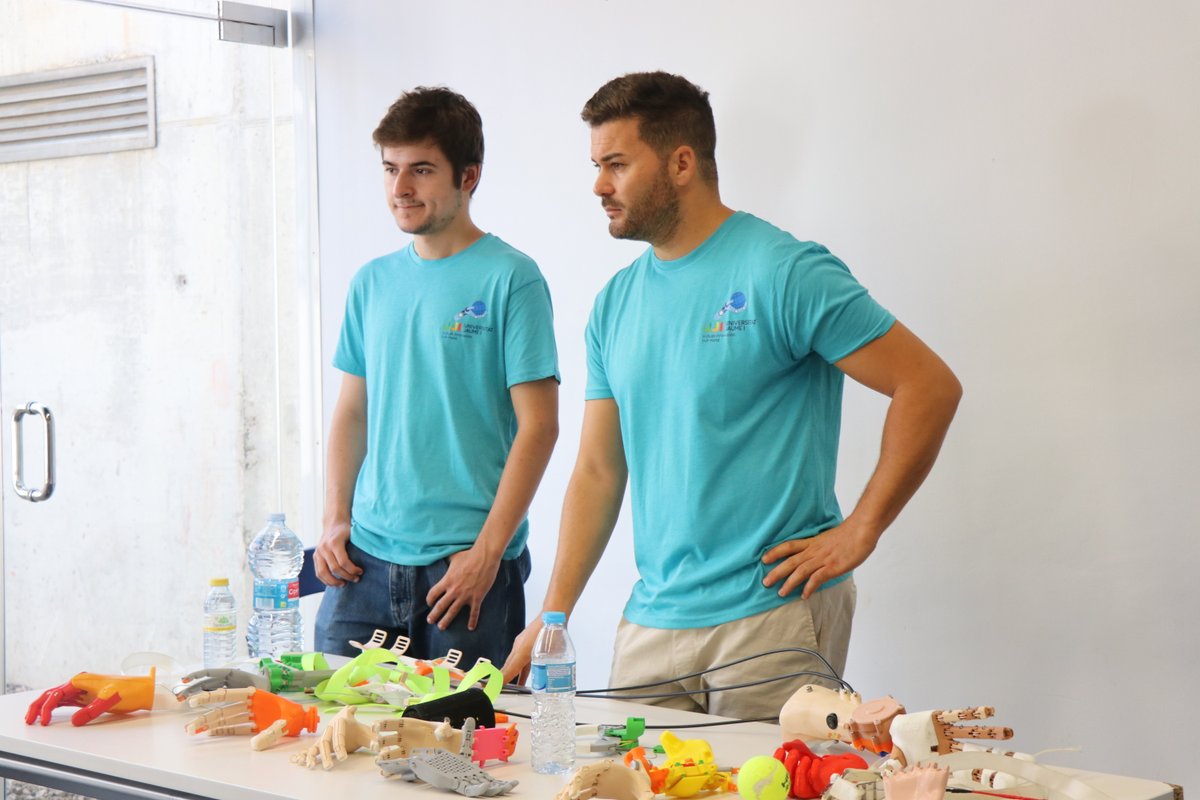 🆕🔬 Torna Connecta amb la Ciència!

💡 Aquest programa de la Universitat Jaume I, que se celebra en el Casal Jove del Port de Sagunt, impulsa l'interés per les disciplines STEM entre joves de 4t d'ESO.

➡️ Durant les pròximes setmanes, tallers impartits per personal investigador