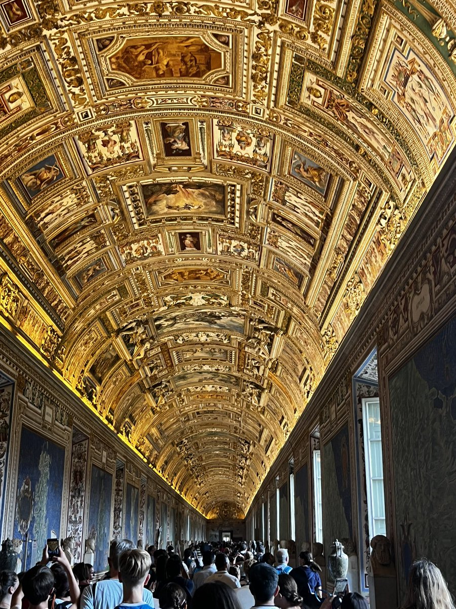 cqsmith1's tweet photo. The Vatican was amazing!!! ๐คฉ #Italy #Rome #BdayTrip https://t.co/dnm9qbpCiR