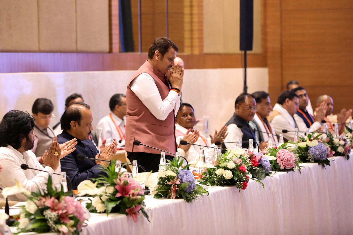 Dev_Fadnavis's tweet photo. 17-10-2024📍Chandigarh | १७-१०-२०२४📍चंदीगड.

🔸NDA Chief Ministers' Council Meeting, chaired by Hon PM Narendra Modi Ji
🔸मा. पंतप्रधान नरेंद्र मोदीजी यांच्या अध्यक्षतेखाली NDAची मुख्यमंत्री - परिषद बैठक
🔸मा. प्रधानमंत्री नरेंद्र मोदी जी की अध्यक्षता में NDA की मुख्यमंत्री - परिषद बैठक

@narendramodi @AmitShah @JPNadda
#Chandigarh #NDA #Conclave