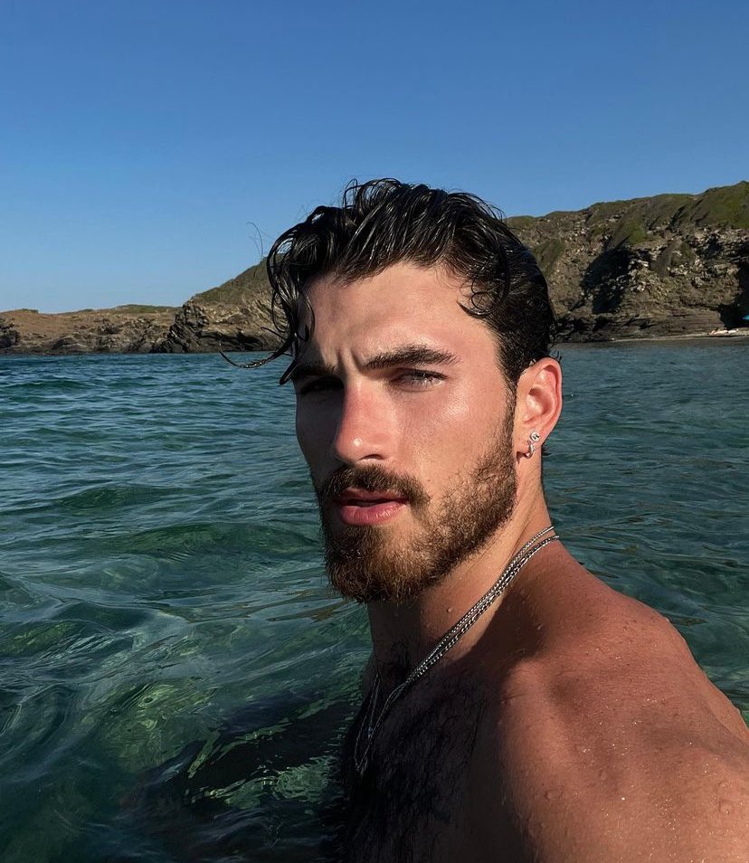 s_brooks_00's tweet photo. Sea salt in my veins 🌊 https://t.co/vfE2sZZrUQ