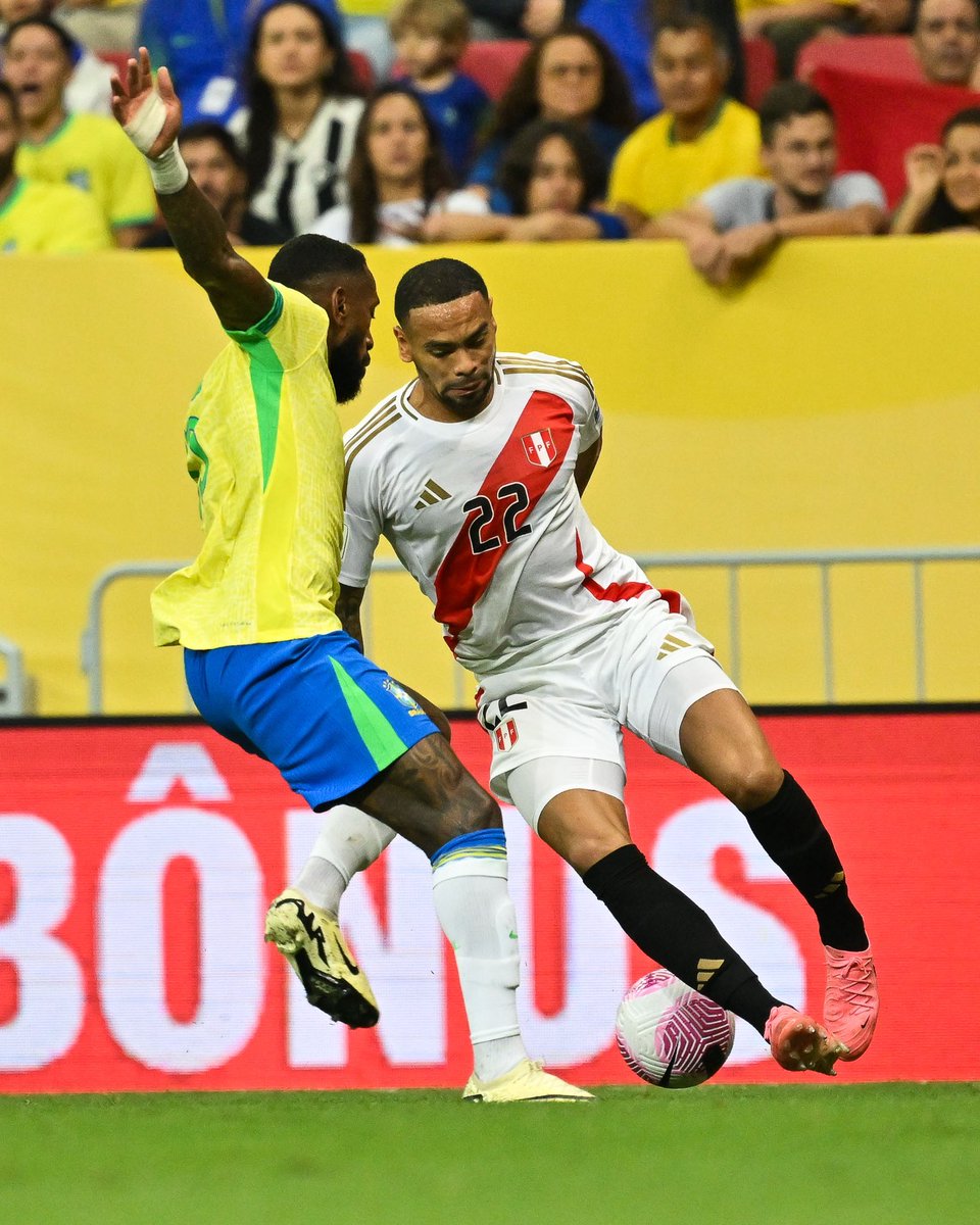 Alexcallens06's tweet photo. Un duro golpe para todos, pero no hay tiempo para lamentar. Hay dos finales más en noviembre. Así que prepararnos porque vamos a necesitar de todos ustedes ¡Arriba Perú!🦾🇵🇪⚽️ https://t.co/ny22MEJyGH