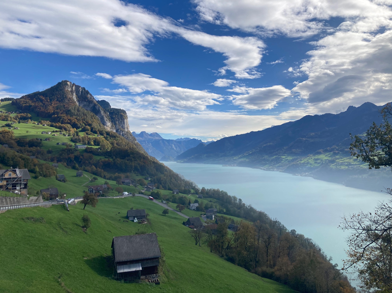 meteoschweiz's tweet image. #Föhn, #Nebel und #Südstau haben heute das Wetter in der Schweiz geprägt. Die Alpen wurden von Süden her mit Feuchtigkeit überströmt, was zu diesen sehr unterschiedlichen Bedingungen führte. Mehr im #Meteoblog meteoschweiz.admin.ch/ueber-uns/mete… 
Bilder: Obersee, U. Graf und Walensee, M.Kägi