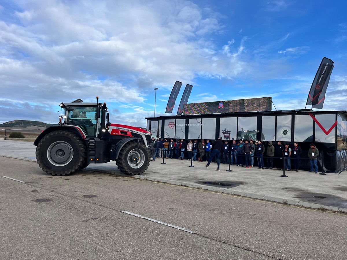 MF_Spain's tweet photo. 🔥 ¡El #MFeXperience en Valladolid ha sido todo un éxito!
Ha sido un placer compartir experiencias y conocimientos con todos vosotros.
¡Seguimos adelante con más paradas y más aprendizaje! 🚩
Próximo destino 🔜 Sevilla
#MFBornToFarm 🌾 https://t.co/AejAmhReFx