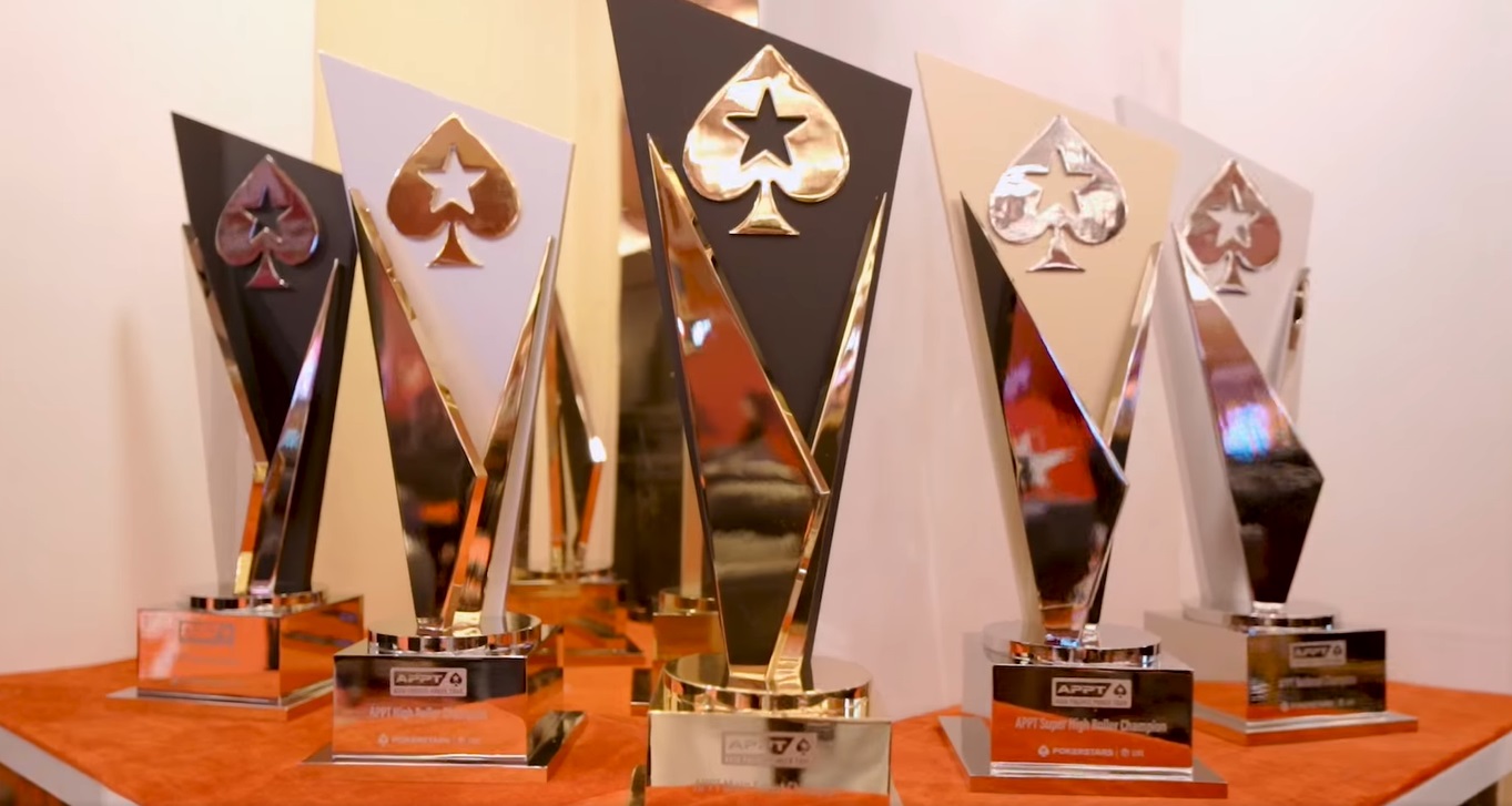 Pokerstars Manila Megastack 優勝トロフィー