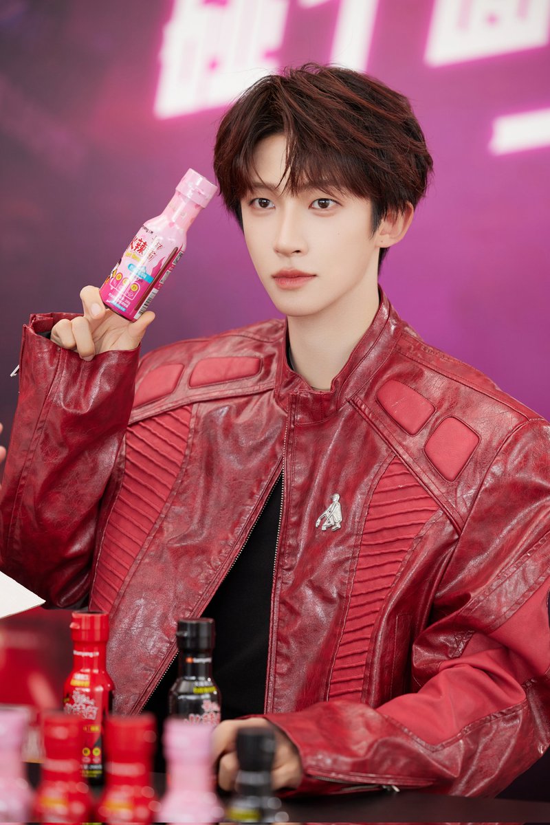Liuyu_Fanclub's tweet photo. 241017 LIU YU STUDIO Weibo Update

Unlock unlimited vitality🌶️

#Liuyu #刘宇 #劉宇 
#リュウユ #리우위 #หลิวอวี่ #LưuVũ #Samyang #LiuYuxSamyang https://t.co/rVWvC6ZLJF