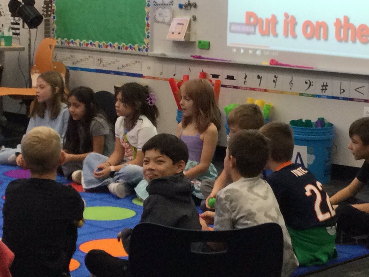 AHSD25Westgate's tweet photo. 3rd graders in Ms. Coughlin’s class doing eggshakers in music class with @MissWeismann 🥚🎶🎵 https://t.co/yHVwZLIuWo