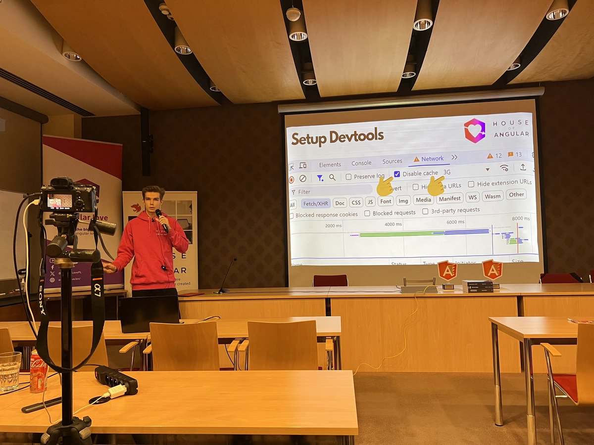 First talk at the todays <a href="/AngularLovePL/">angular.love</a> meetup: Dawid Kostka about Web Performance.