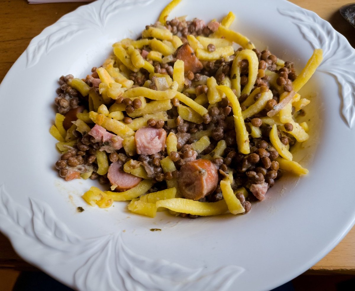 The_ArtCreator's tweet photo. Heute habe ich mal wieder Linsen mit Spätzle gemacht. 

#foodporn #foodstagram #foodblogger #foodlover #food #essen #abendessen #kochen #cooking https://t.co/aX7AzhFdeC