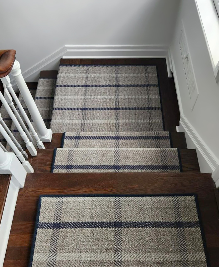 stantondesignco's tweet photo. Tattersall is the ideal selection for an exquisite staircase enveloped in a captivatingly moody ambiance!

View all available colors: https://t.co/uSnQ3NXctX 

@7westcarpet #stantoncarpet #carpetrunner #carpetlove #luxurycarpet #interiordesign #stairrunner #staircases #handloomed https://t.co/Nsifw3JzDc