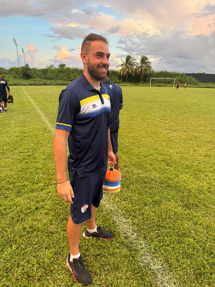 Termina la fecha FIFA de octubre

Gran semana de trabajo en San Vicente y las Granadinas🇻🇨 con 2 partidos de la Concacaf Nations League frente a Montserrat🇲🇸

En noviembre afrontamos 2 partidos en El Salvador🇸🇻, con el objetivo de conseguir la permanencia en Liga B

BONAIRE🇧🇶❤️