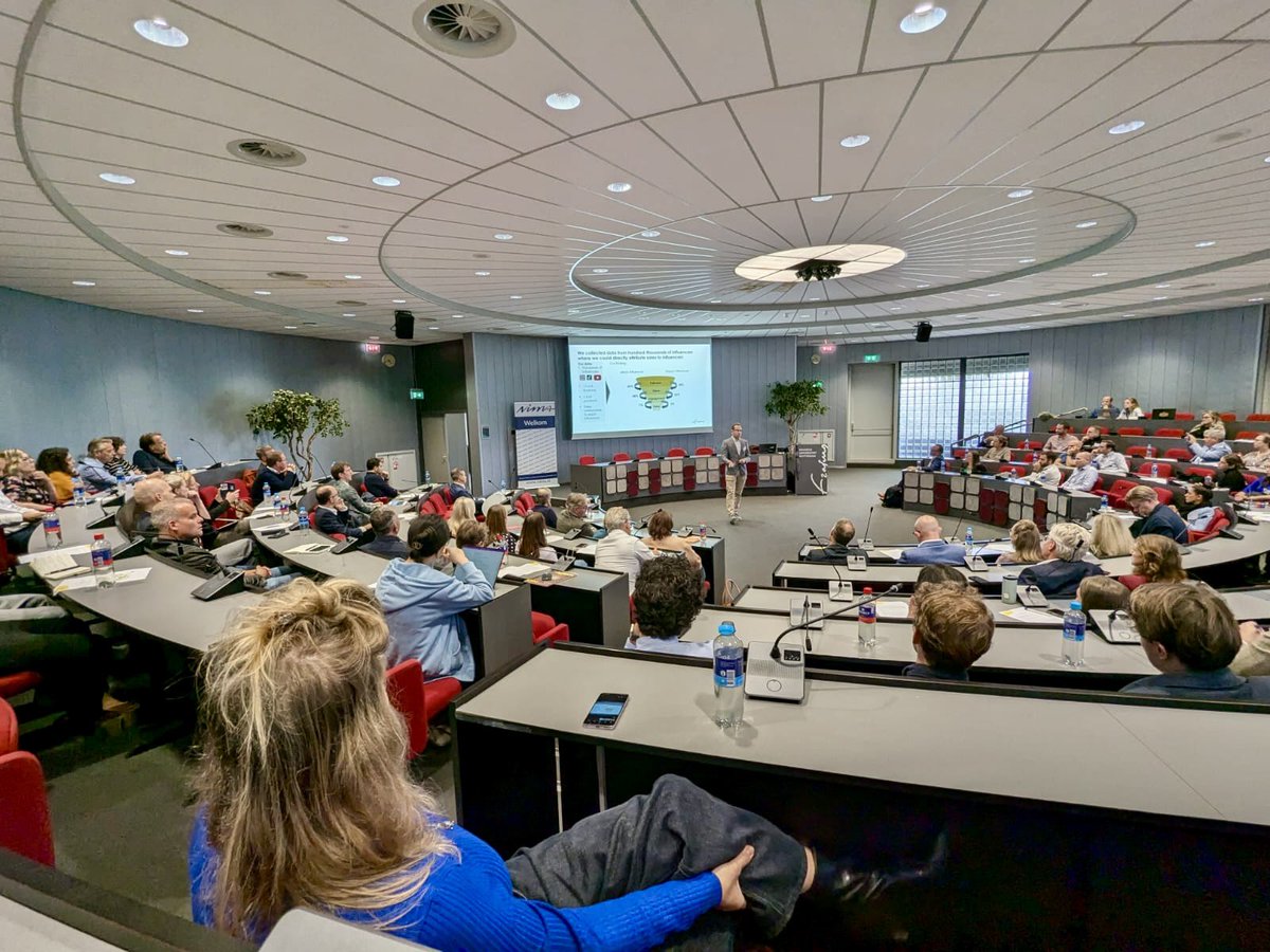 Presenting to managers at <a href="/erasmusuni/">Erasmus University</a>