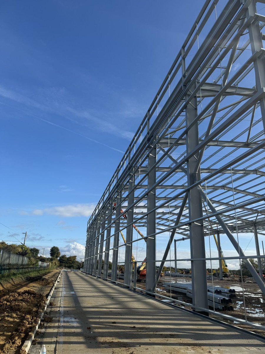 Harmonix_Const's tweet image. Harmonix are pleased to report PFE & ERW contracts remain on programme for week 15-16 of our Witham scheme. We look forward to welcoming the next specialist teams over the coming weeks & continue our proactive & positive drive for the client, clients team & relevant 3rd parties.
