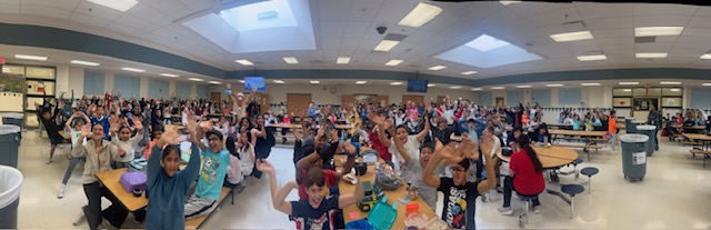 First Lunch at JML ! Best Lunch photo and most student in a photo! Where's Larry the Lion? He's these, see if you can spot him!   #WeAreOneLCPS #JML
<a href="/JML_MS_Official/">JM Lunsford MS</a>
<a href="/LCPSOfficial/">LCPS News</a>