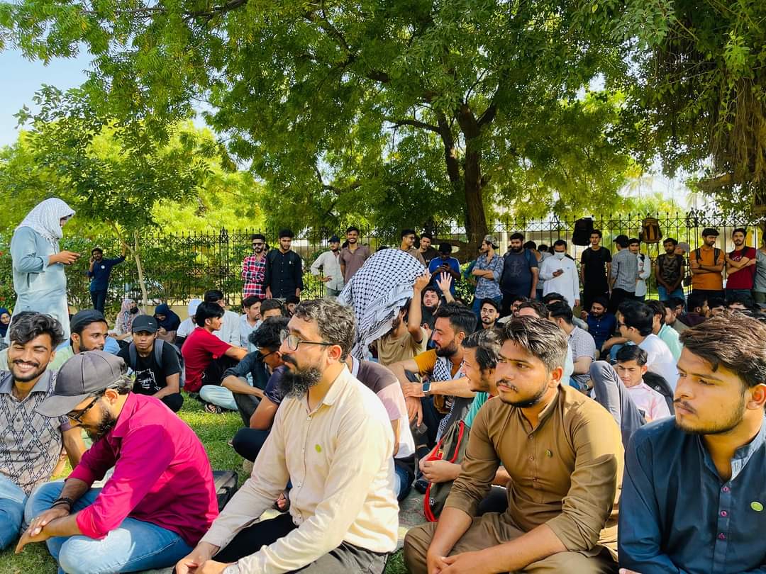 atiuokofficial's tweet photo. حق دو طلبہ کو

#atiuokofficial #studentpower #studentalliance #StudentRights  #atitalbatuok  #universityofKarachi #karachiuniversity #uokinfo #UOK  #اب_طلبہ_اپنا_حق_لیں_گے #KU https://t.co/hyH7kG5JS7