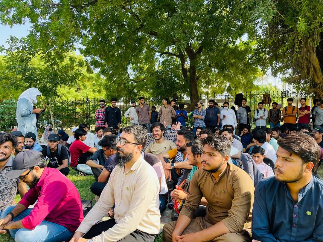 atiuokofficial's tweet photo. حق دو طلبہ کو

#atiuokofficial #studentpower #studentalliance #StudentRights  #atitalbatuok  #universityofKarachi #karachiuniversity #uokinfo #UOK  #اب_طلبہ_اپنا_حق_لیں_گے #KU https://t.co/hyH7kG5JS7