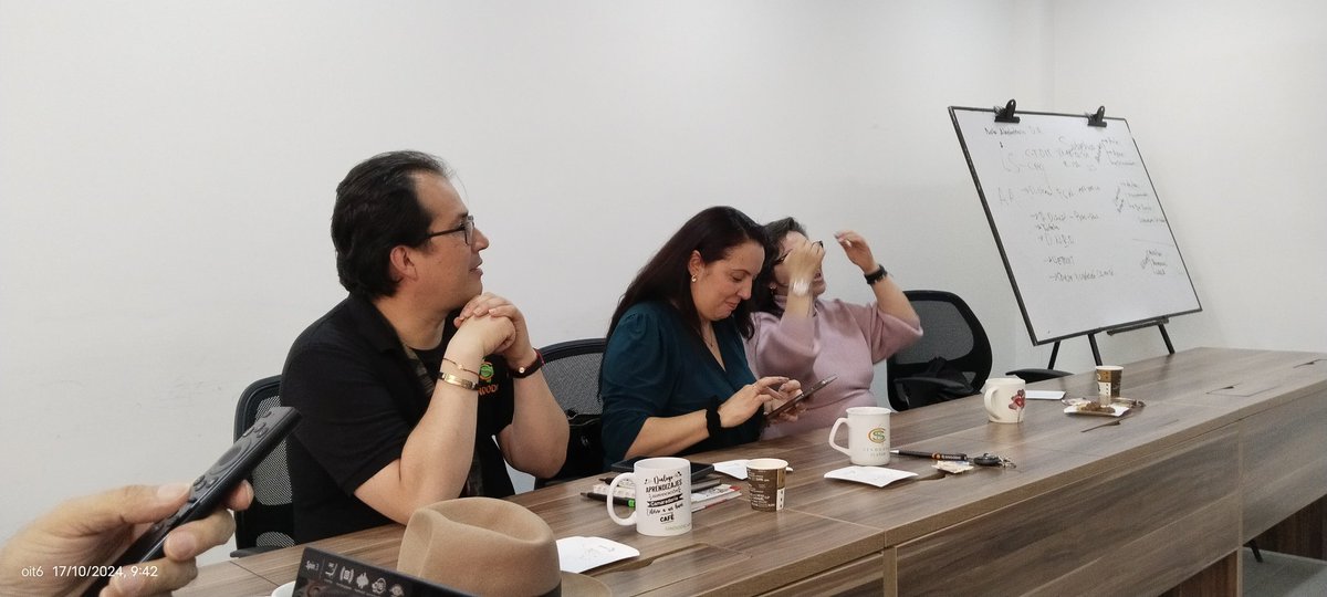Sindodic's tweet photo. Proyección reunión seguimiento acuerdo @IsabelSegoviaO @Educacionbogota temas circulares, parámetros, programas,  congreso Rector@s. Listo celebración día Distrital D. Docentes. Salida salud mental. En defensa de nuestros afiliados. Unidos en el propósito !! https://t.co/9yUsPOZjdZ