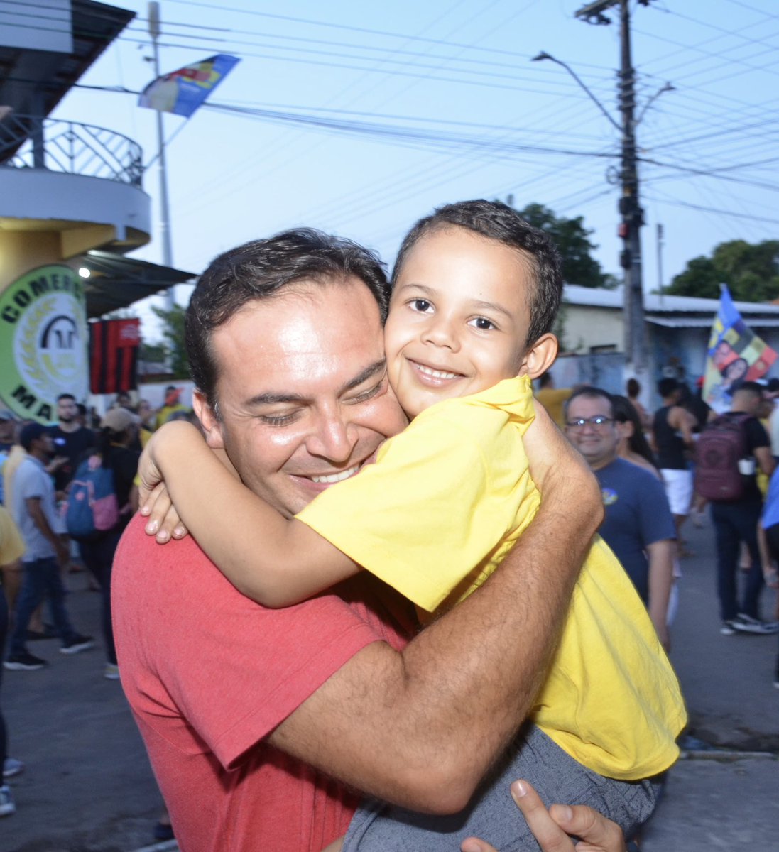 MateusAssayag's tweet photo. Esse mês é todo delas, das crianças. Ao relembrar fotos da nossa campanha vitoriosa, me deparo com os sorrisos lindos desses pequenos parintinenses. 

🧵 https://t.co/5Eze9WmSKP