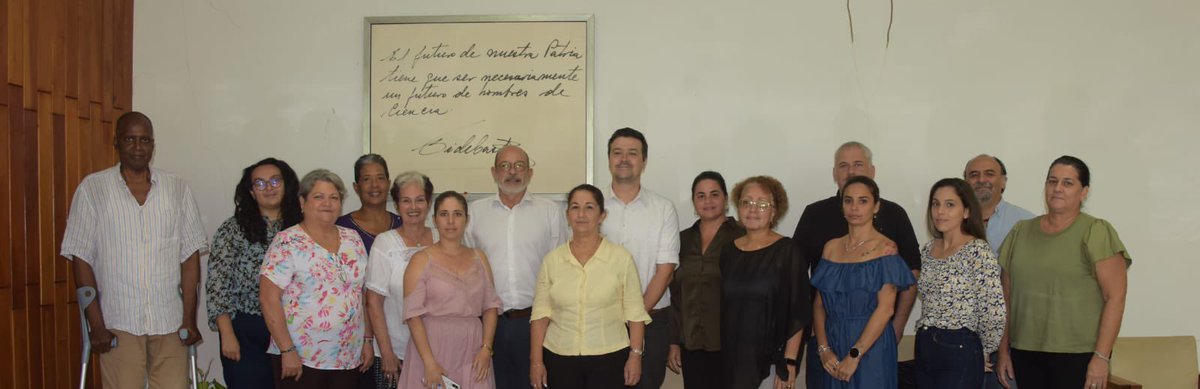📸Compartimos instantáneas de la visita al CENSA de los especialistas encargados de crear al master internacionalizado Una salud entre la UNAM 🇲🇽, el CENSA🇨🇺y VetAgrosup🇫🇷, en el marco del proyecto FSPI-IES impulsado por la embajada de Francia en Cuba y el MES. 
#FranciaenCuba