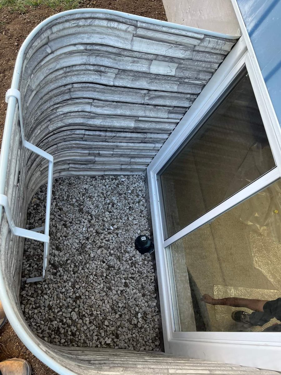 PiermagicKC's tweet photo. Thinking about upgrading your basement? Start with the windows!  
Let’s talk about how egress windows can elevate your home’s safety, comfort, and value! Contact us today for a consultation! 📞816-765-4800 or https://t.co/FyKQbvfFAH https://t.co/XgHFMy58dI