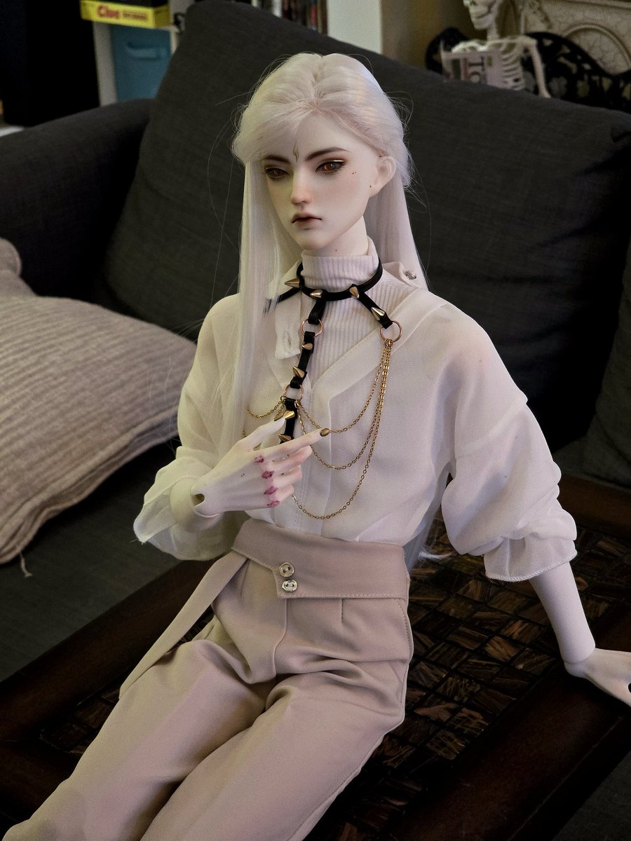 luxcafess's tweet photo. Got a new outfit for my boy so he will be a bit more manageable to move around 😭💖
I love it so much https://t.co/d9m62rOCwW