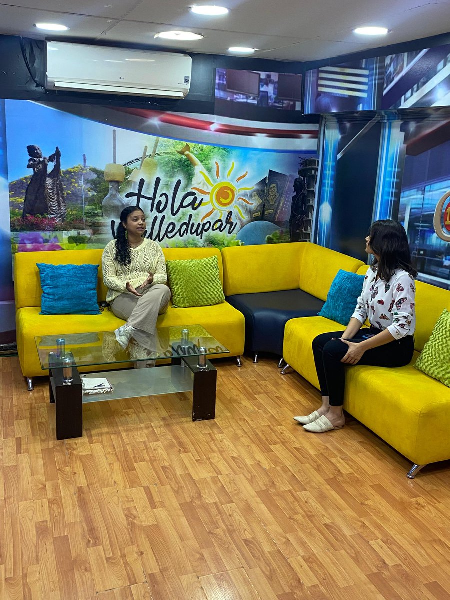 jepazvpar's tweet photo. Visitamos @canal12 dando a conocer el programa #JovenesEnPazVpar 
Explicando a la ciudadanía la importancia de esta iniciativa del #GobiernoDelCambio y desmintiendo las mentiras sobre los y las jóvenes beneficiados. 
La juventud valduparense generación de paz.
#JuegatelaPorLaPaz https://t.co/gvJbTVRrxw