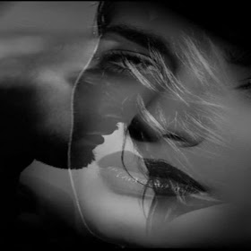 En tu cuerpo pierdo toda razón y en tu mente mi locura...