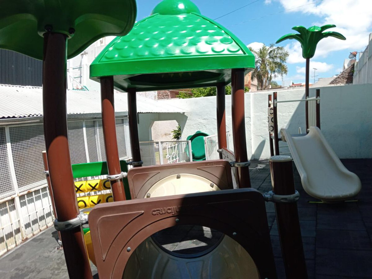 stmavellaneda's tweet photo. Terminamos de colocar los juegos nuevos en el Jardín de Infantes y el Jardín Maternal del @NSA_STMA. https://t.co/NCUSRQk3q6