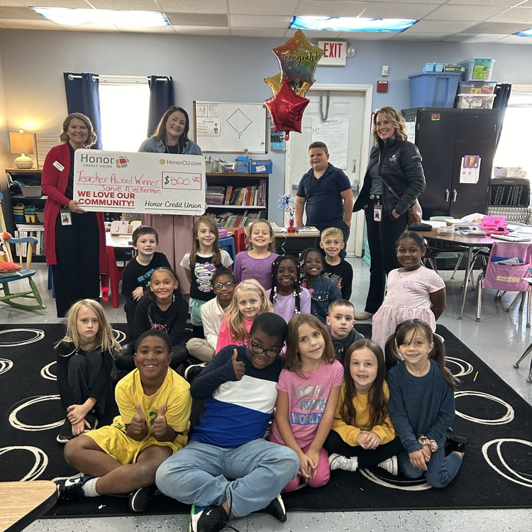 MAGriffons's tweet photo. Honor Credit Union presented Mrs. Neckermann, our 2nd grade teacher, with a $500 Amazon gift card to use for classroom supplies! Mrs. Neckermann applied and was selected as one of the winners! ๐ #MAexcellence #MAcommunity https://t.co/KVgmbBWEJR