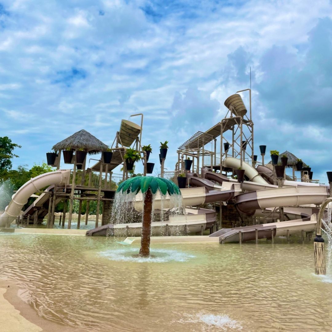 Días porque buenos cuando al fin me esté tomando mi descansito en la #SplashZone. ☀️ 💦 😌