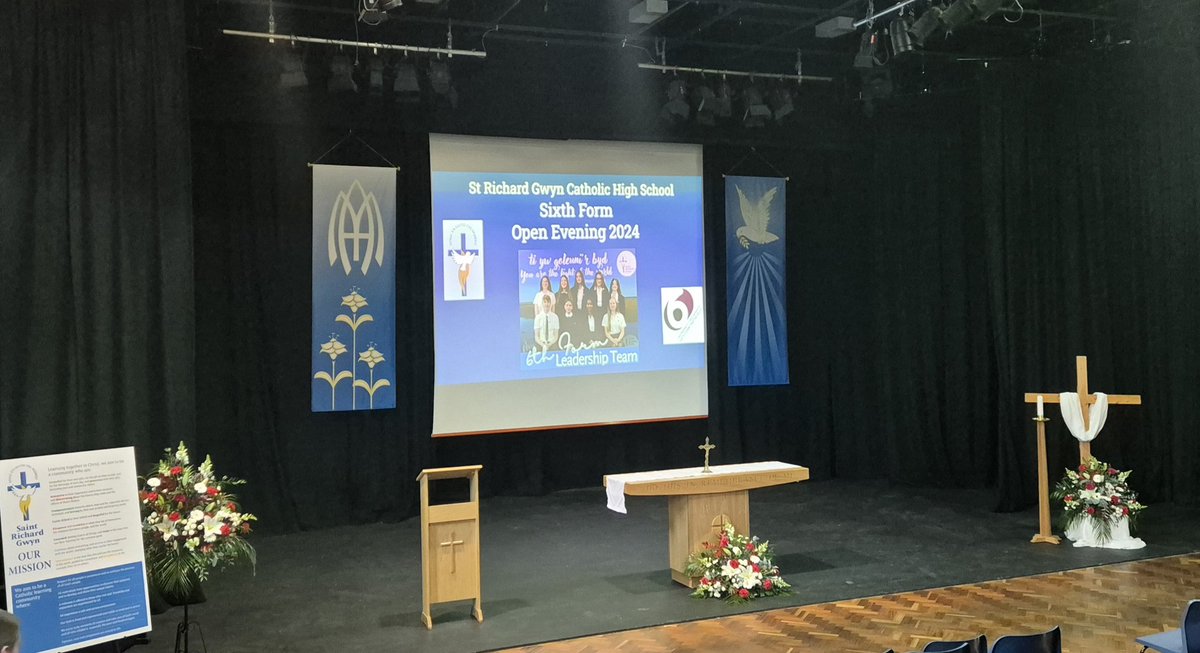 srgchs's tweet photo. #Transition #6thFormOpenEvening
Almost ready to welcome everyone to our open evening ๐ #LearningtogetherinChrist ๐๐ https://t.co/Da30QZjceE