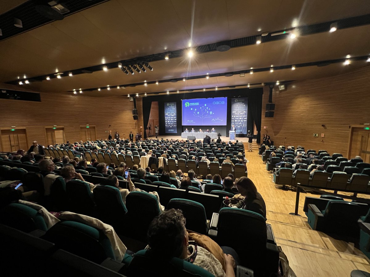 Fapel_Cat's tweet photo. Comença el #51congresocece a Granada.
Hi som convidats un any més x estrènyer els víncles entre Família i Escola!
Es fòrmula d’èxit, amb l’esforç de tots x millorar persones i país.
Respectant tots els drets fonamentals, encara seria millor. @CECEducacion @CECEAndalucia #fecacen https://t.co/VPiBXR5CiA