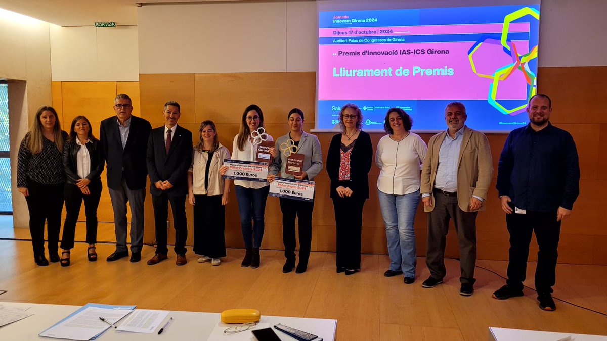 iasgirona's tweet photo. @eHealthUOC @Marina_gdelrio @htrueta @mariadepalamos @Dipsalut @DiputacioGirona Gran foto de les candidatures premiades amb les autoritats i equip de la Unitat d’Innovació de l’#IASGiona i #ICSGirona. Una gran Jornada #InnovemGirona24 👏👏‼️ https://t.co/GdnuPw8tr2