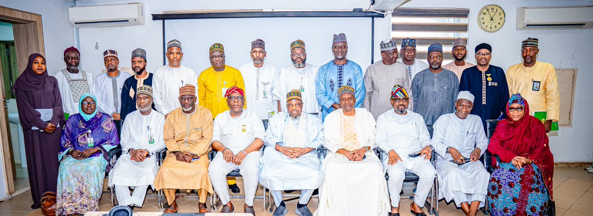 nigeriahajjcom's tweet photo. Today at Hajj House, NAHCON Chairman/CEO Prof. Abdullahi Saleh Usman, led a strategic meeting with the leadership of the Association for Hajj and Umrah Operators of Nigeria (AHUON). https://t.co/YFR49GMLtg