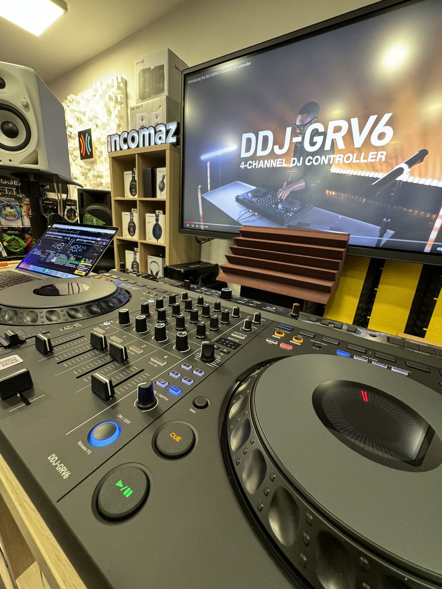 IncomazSonido's tweet photo. Ya hemos empezado a recibir las primeras unidades del nuevo controlador DDJ-GRV6 de AlphaTheta. 

#alphathetaddjgrv6 #alphatheta #ddjgrv6 #dj #deejay #controlador #rekordbox #serato #incomaz #incomazsonido #madrid #torrejondeardoz #tiendadesonido https://t.co/GbZaxlEEhI