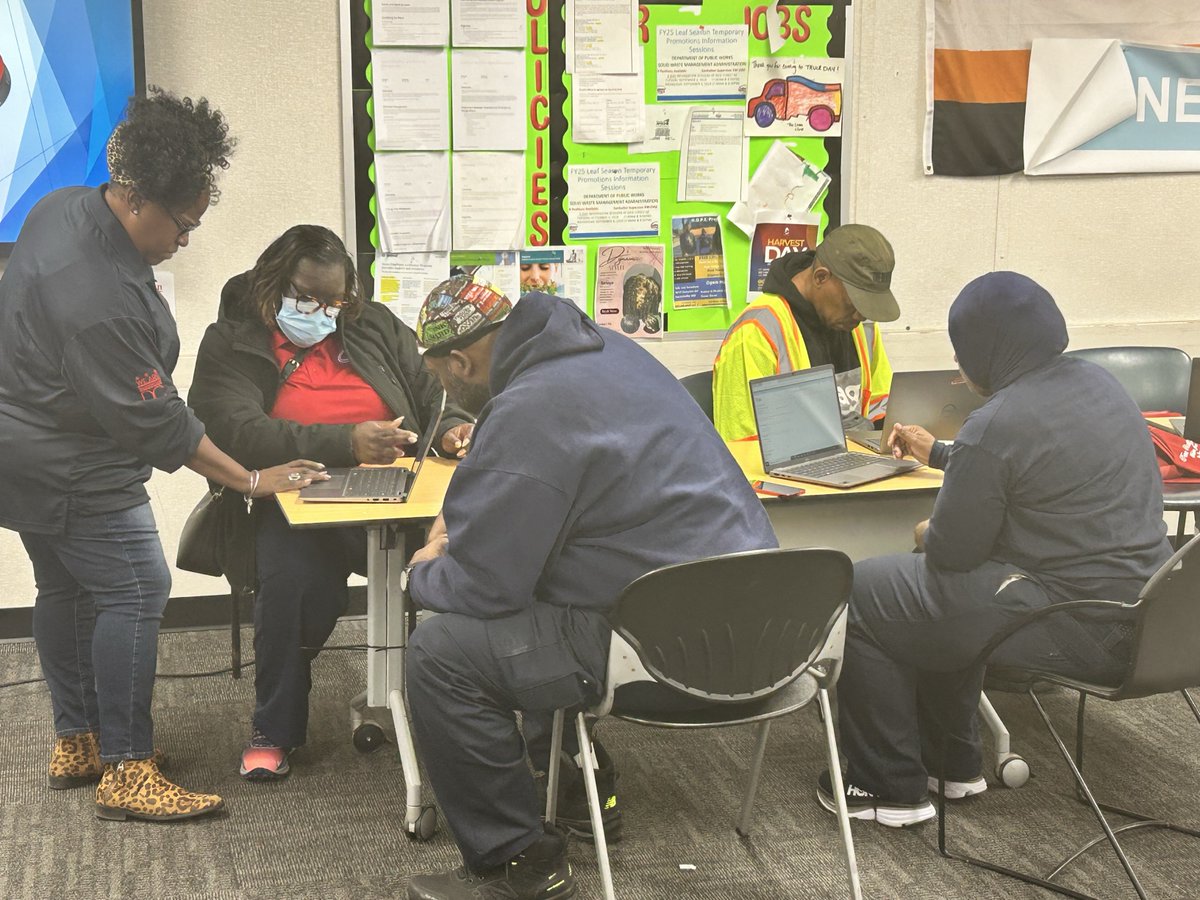 DCDPW's tweet photo. 🍂 Leaf season is less than 2 weeks away! Our seasonal team is ready to handle the extra workload and keep our city clean. Want to know when we’ll be in your neighborhood? Visit https://t.co/k5mMtH9Sxa for all the details! 🌿💪 #LeafCollection https://t.co/3ofciKb39f