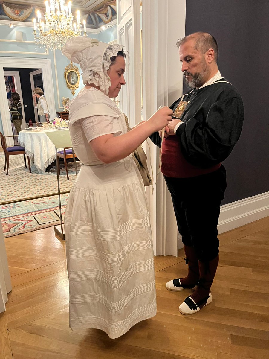 Anacronicos's tweet photo. ¿A quien no le apetece un poco de Romanticismo en sus vidas? Recreación histórica en el @MRomanticismo centrada en 1830. https://t.co/21R9lZmcvO