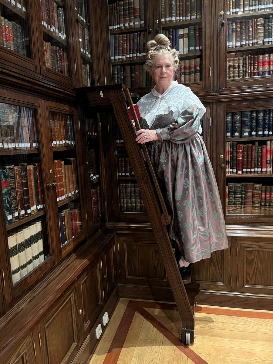 Anacronicos's tweet photo. ¿A quien no le apetece un poco de Romanticismo en sus vidas? Recreación histórica en el @MRomanticismo centrada en 1830. https://t.co/21R9lZmcvO