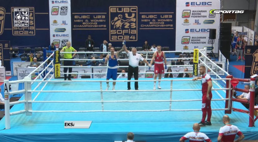 Igrzyska2024's tweet photo. Boks 🥊
Cezary Znamiec brązowym medalistą MME w Sofii 🇧🇬. Walczący w kategorii do 71 kg pięściarz przegrał w półfinale 0-4 z Aleksandrem Trofimciukiem 🇱🇹.
#Boxing #EUBC https://t.co/hE12IRKxMx