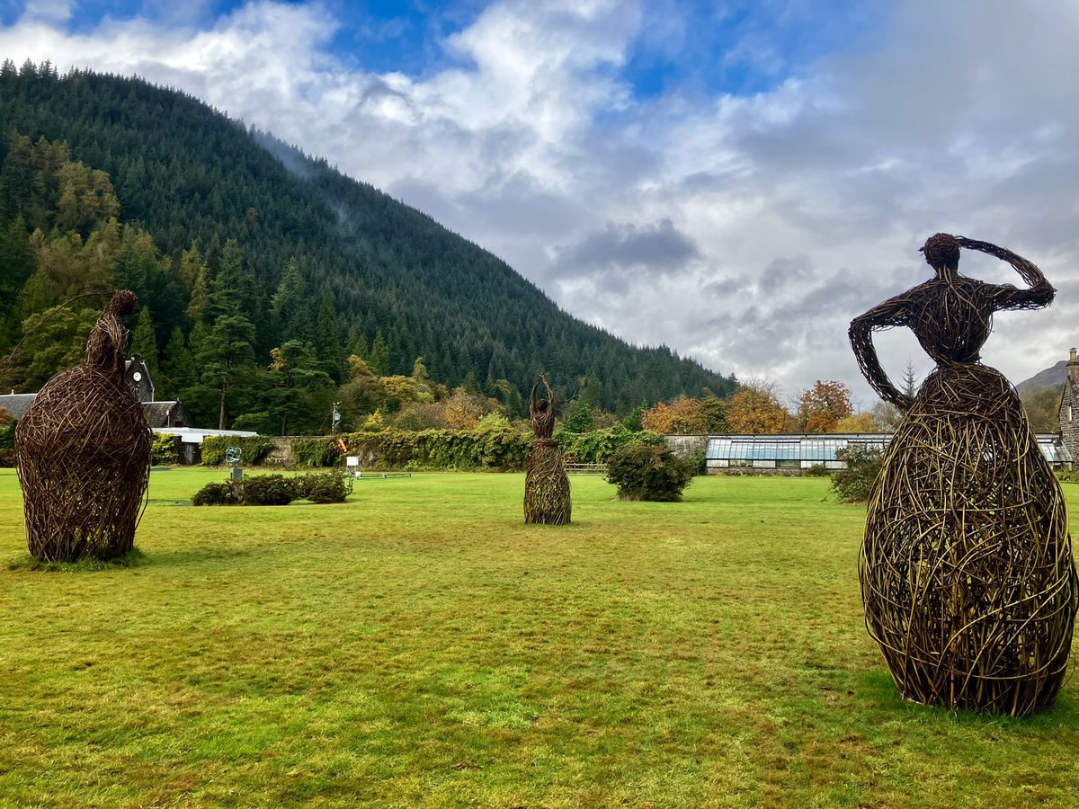 rosiemilo's tweet photo. @BenmoreBotGdn in autumn for amazing colours! @VisitScotland https://t.co/dD1Z287fJt