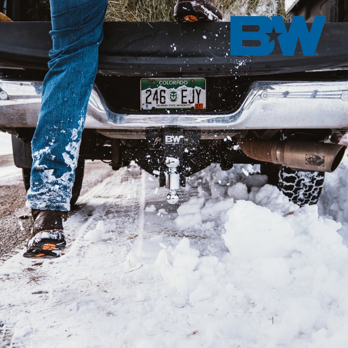 LineKustoms's tweet image. BW Hitch’s Tow and Stow Adjustable Ball Mount is adjustable for level towing. By pulling two pins the Tow and Stow offers you multiple height options, perfect for handling any job. Then when not in us, stow this accessory away from your shins by flipping it under your bumper.