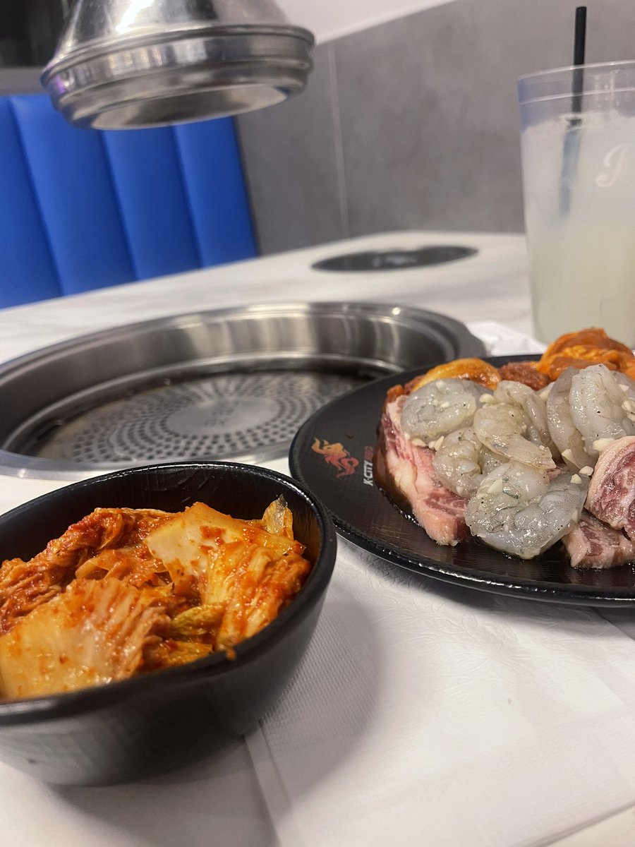 KazuTheRonin's tweet image. Today’s Stance is Hunger/Combat

Sporting my LA Dojo Track Jersey while waiting on my BBQ but found a Muay Thai class behind the establishment.

Tracksuit Jersey from @soulsports1 

#SoulSports #NJPW #KBBQHealsTheSoul