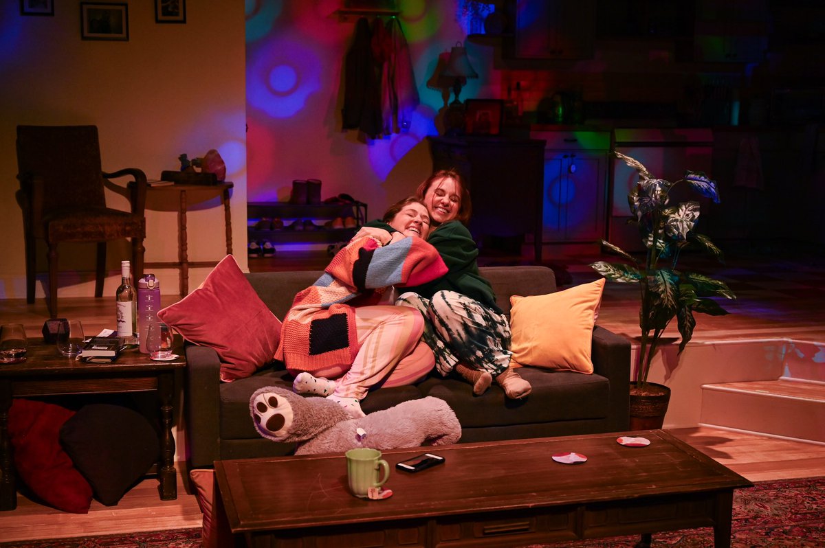 IcedFrapp's tweet image. hi hello i am a playwright!!!! if you like sitcoms like New Girl, dancing to Taylor Swift, or stories about queer joy and female friendship, my play ODD is available to read on @NewPlayX! 

newplayexchange.org/script/2712119…