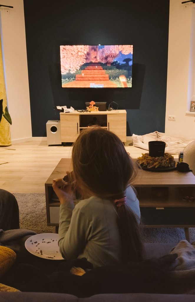 cyablo's tweet image. Vor langer, langer Zeit hatte ich mal einen HTPC gebaut um mit meiner (jetzt) Frau in meiner 42m² Bude auch vom Bett aus @Gronkh Minecraft Let's Play's schauen zu können. Vor kurzem hat unsere Tochter genau diese alten LP Folgen für sich entdeckt und schaut sich nun Gronkh an ♥️