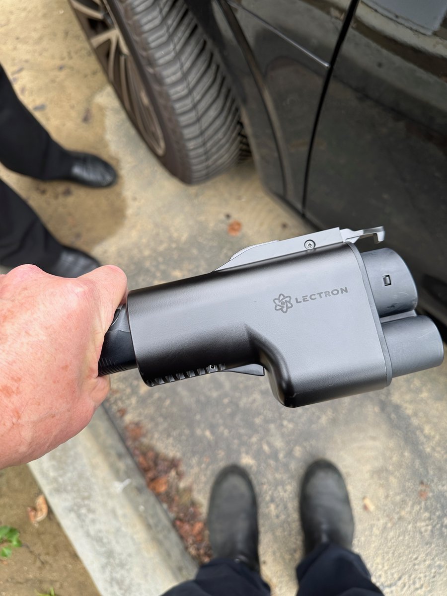 Scott Brown tweet media