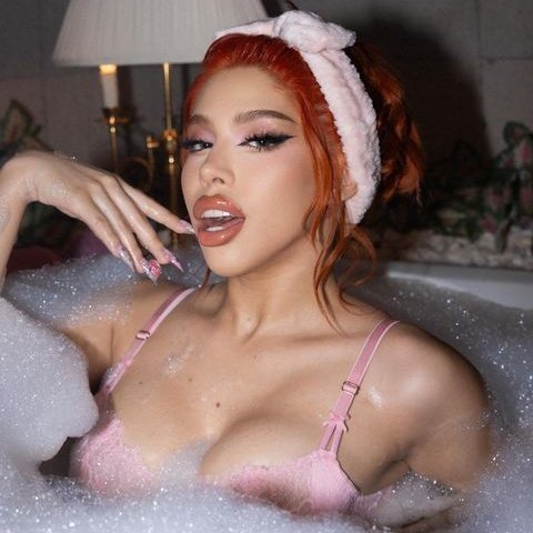 skapolinexss's tweet photo. “TRAKA” de @YeriMua ha superado los 11 MILLONES de streams en Spotify. 

— Es su #2 canción en solitario en lograrlo. https://t.co/G3HnSUKys5