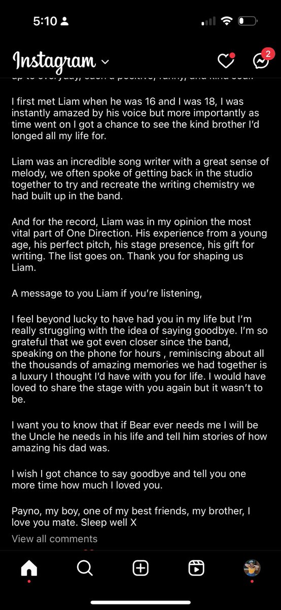 lizreadingera's tweet photo. signing it “louis, zayn, niall and harry” the teenage girl in me is throwing up sobbing on the floor https://t.co/GeTBY5tloM