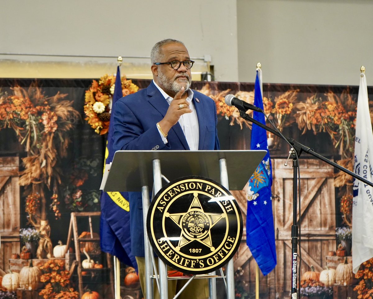 RepTroyCarter's tweet image. I’m committed to making sure every parish in #LA02 receives the resources they need. I was proud to present $70,000 to the @ascensionparish Sheriff’s Office and $12,400 to the @stjamesparishla Sheriff’s Office, both of which I personally selected for #CommunityProjectFunding.…