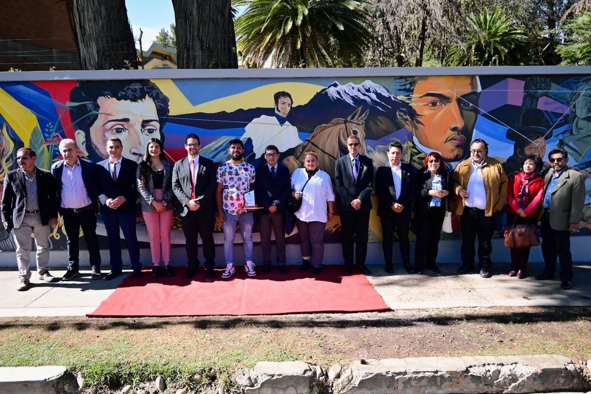 Emb. en Bolivia tweet media