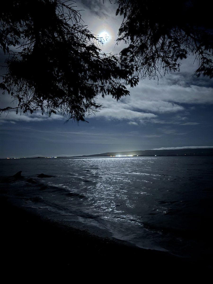 Had a lovely late night walk under the light of the #HuntersSupermoon on #MovilleShoreWalk  <a href="/wildatlanticway/">Wild Atlantic Way</a> <a href="/Visit_Inishowen/">Go Visit Inishowen, Donegal</a> <a href="/bbcniweather/">BBC NI Weather</a> <a href="/deric_tv/">Deric</a> <a href="/MMaryMcKenna/">Mary McKenna</a> <a href="/donegalcouncil/">Donegal County Council</a>